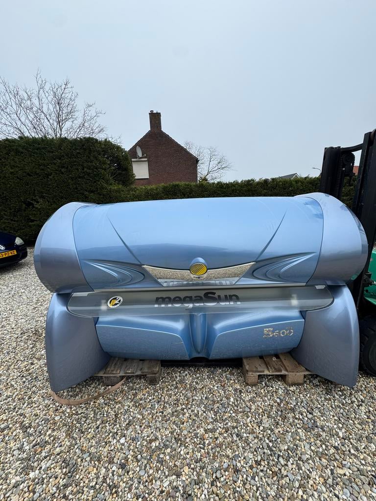 Megasun 5600 zonnebank, Ophalen, Gebruikt, Zonnebank dubbelzijdig, 15 lampen of meer