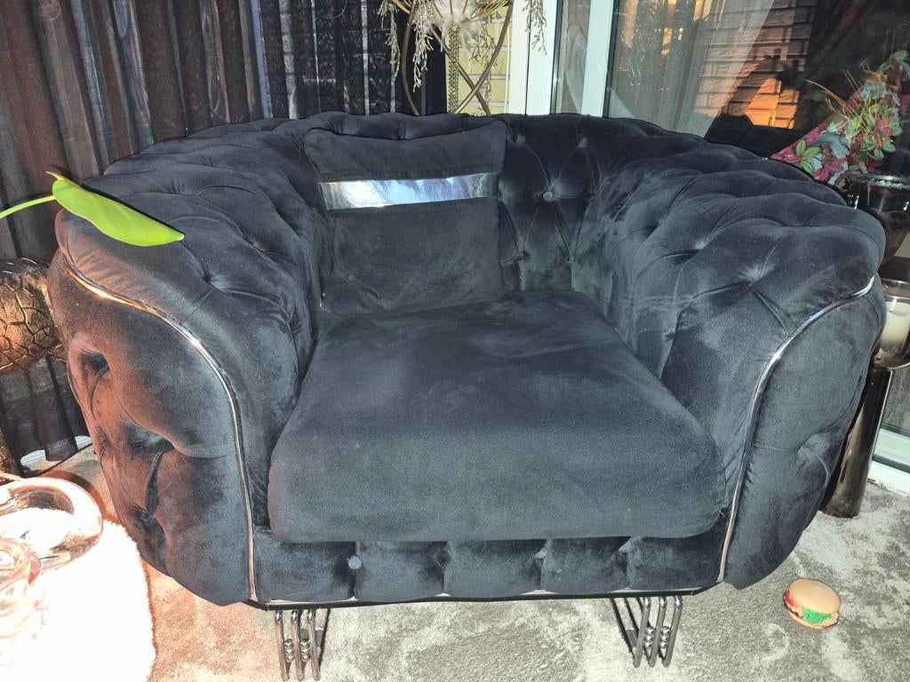 Zwarte velours Chesterfield stoel - Zo goed als nieuw, Huis en Inrichting, Stoelen, Ophalen, Zwart, Chesterfield, Zo goed als nieuw