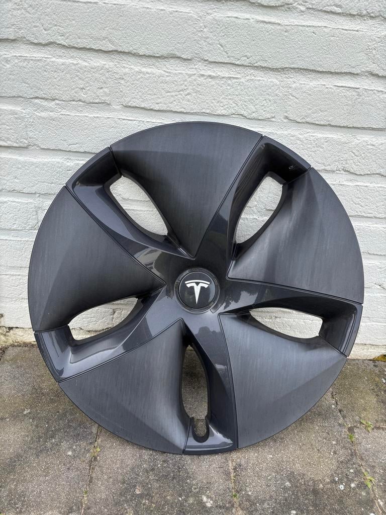 Originele Tesla Model 3 aero wieldoppen (per stuk), Gebruikt, Velg(en), 235 mm, Personenwagen