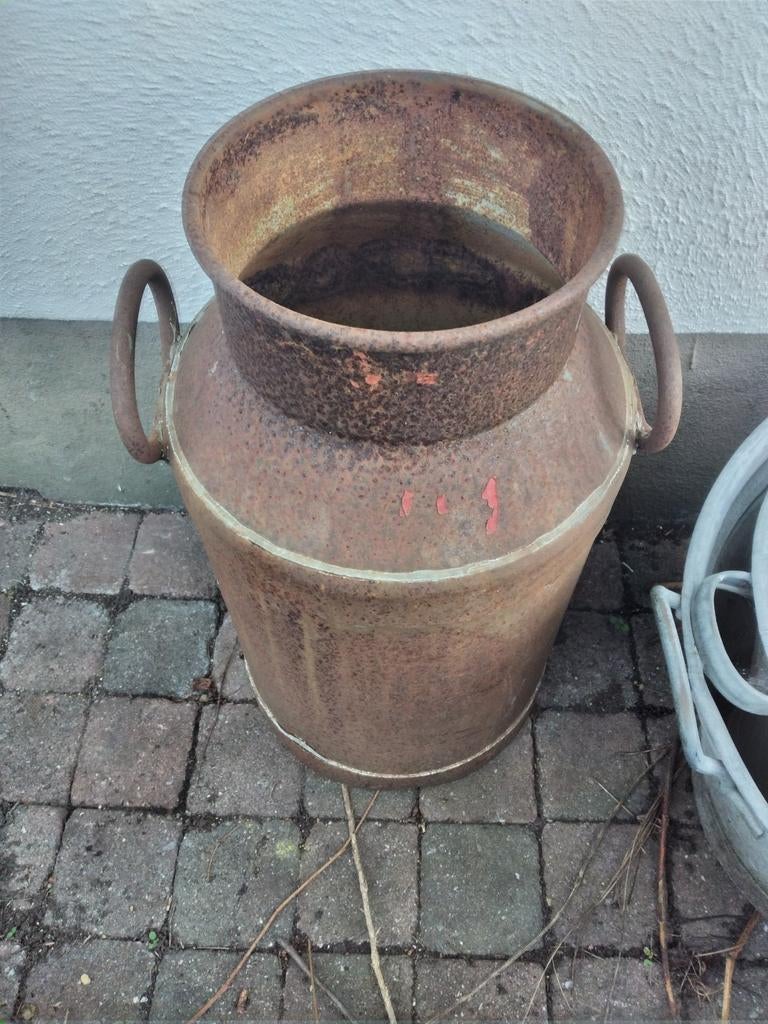 Antieke ijzeren melk bus, Ophalen of Verzenden