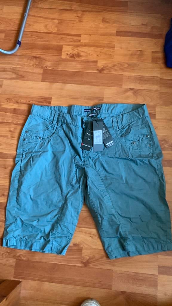 Dames korte broek maat 44 nieuw, Kort, Maat 42/44 (L), Nieuw, Ophalen of Verzenden