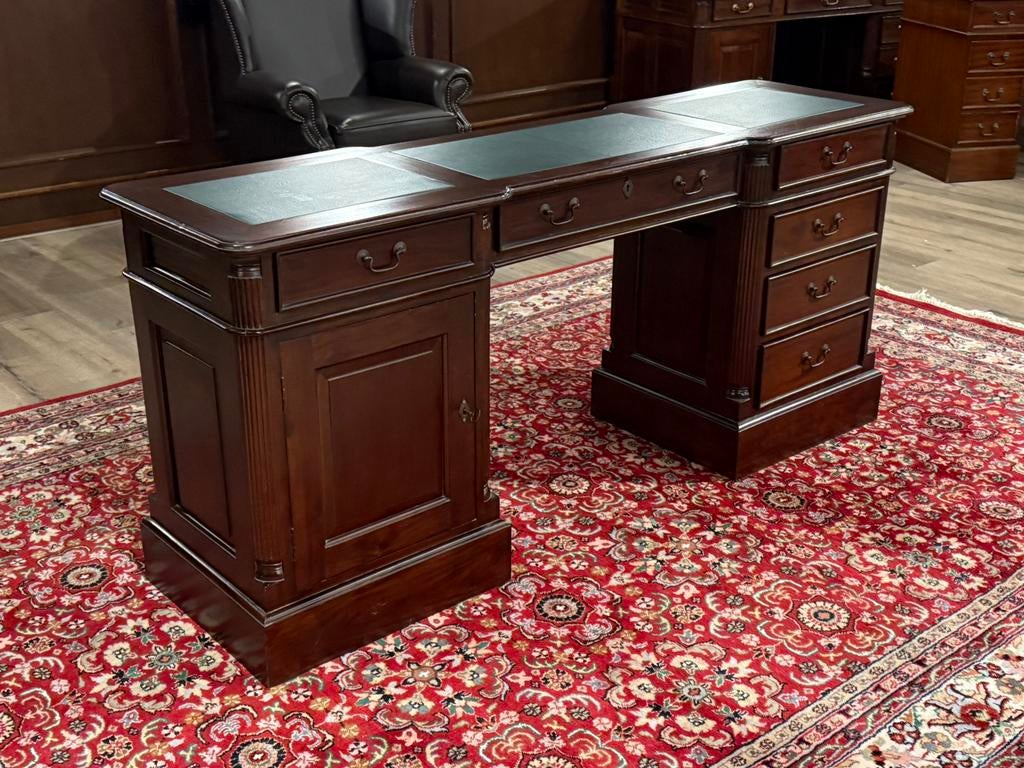 Klassiek Engels bureau #647, Overige typen, Bruin, Ophalen of Verzenden, Zo goed als nieuw