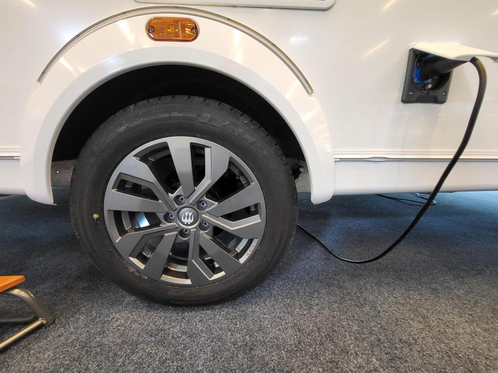 Knaus Sport 460 EU; zeer compleet uitgevoerd, Caravans en Kamperen, Caravans, Standaardzit, Bedrijf, Schokbreker, Knaus