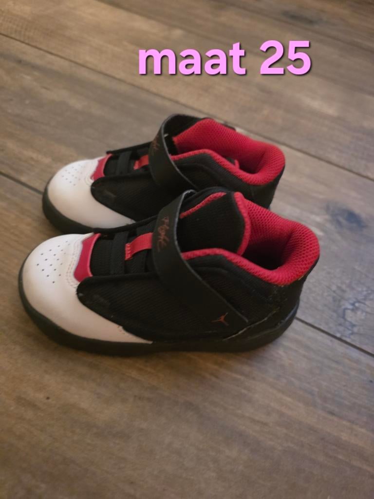 Jordan Flight kinderschoenen maat 25, Kinderen en Baby's, Kinderkleding | Schoenen en Sokken, Jongen of Meisje, Schoenen, Nieuw