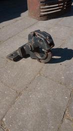 Trekhaak NATO, Ophalen