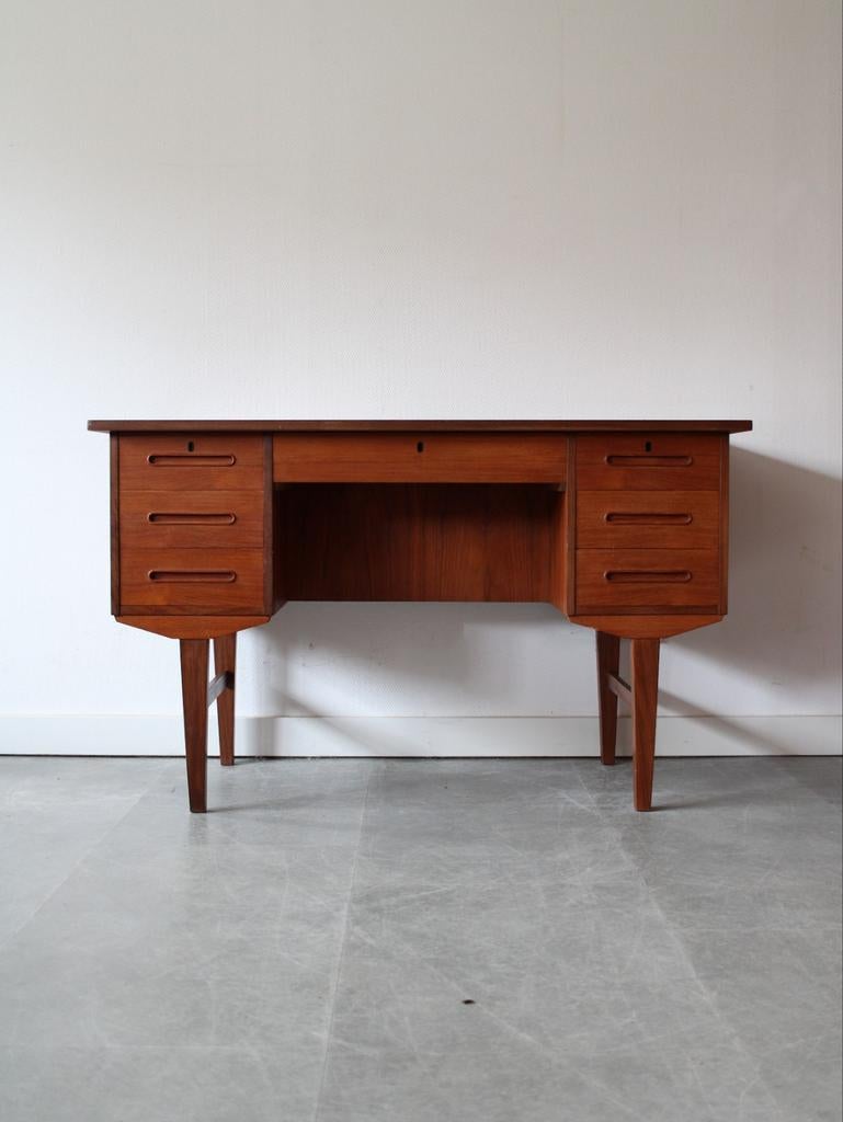 Vintage Deens bureau in teak, Huis en Inrichting, Bureaus, Ophalen, Scandinavisch, Hout, Onbekend