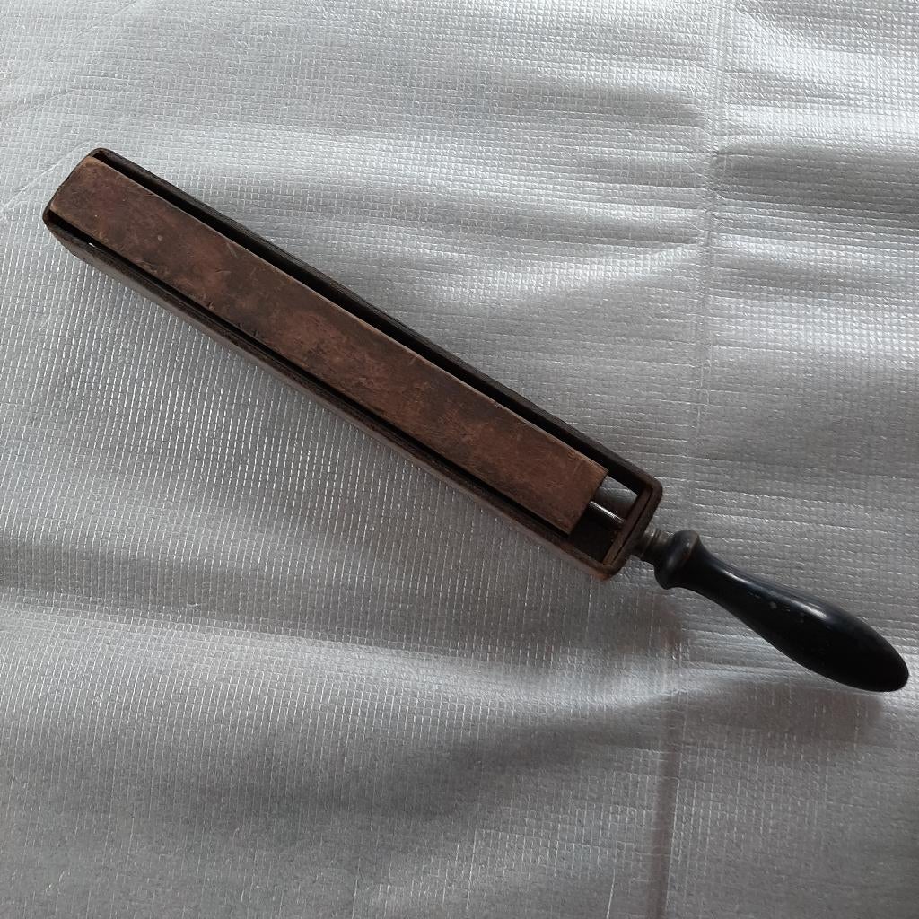 antieke slijper voor scheermesjes, Antiek en Kunst, Ophalen