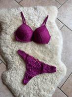 Roze Hunkemöller lingerie setje push up Bh 70D en string S, Kleding | Dames, Ondergoed en Lingerie, Ophalen of Verzenden, Roze