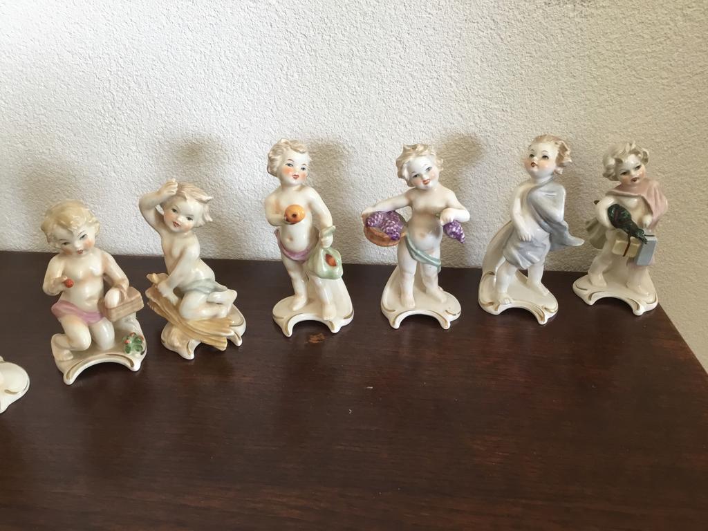 12Maanden van het jaar in beeldjes Hummel/Goebel, Verzamelen, Beelden en Beeldjes, Ophalen of Verzenden, Zo goed als nieuw