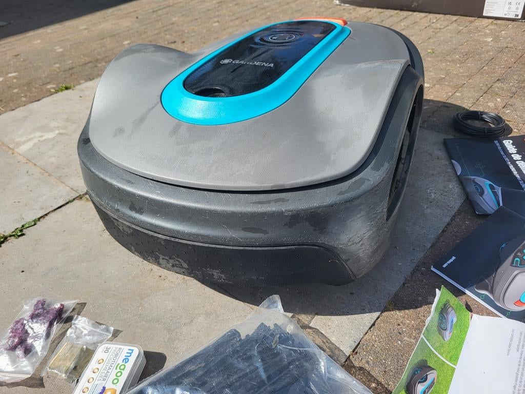 Gardena Sileno 1500 Smart Robotmaaier incl. Garage en Acc, Ophalen of Verzenden, Gebruikt, Gardena / Husqvarna, Bestuurbaar via app