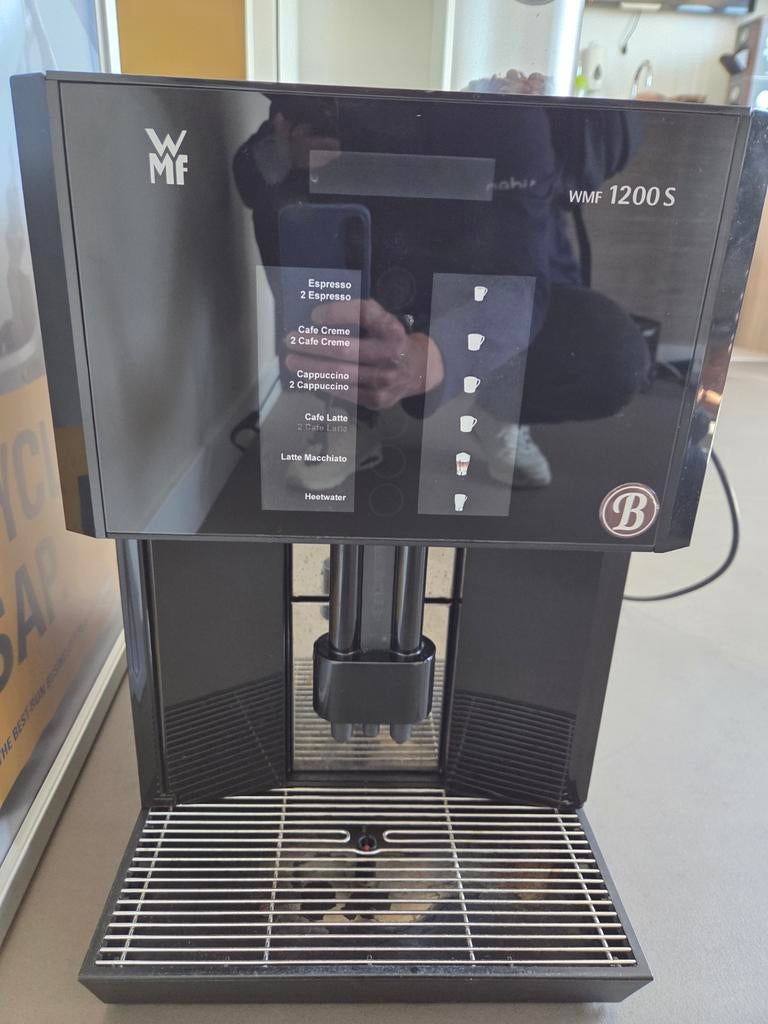 WMF 1200 S Professionele Koffiemachine, Witgoed en Apparatuur, Koffiezetapparaten, Ophalen, 10 kopjes of meer, Koffiemachine, Koffiebonen