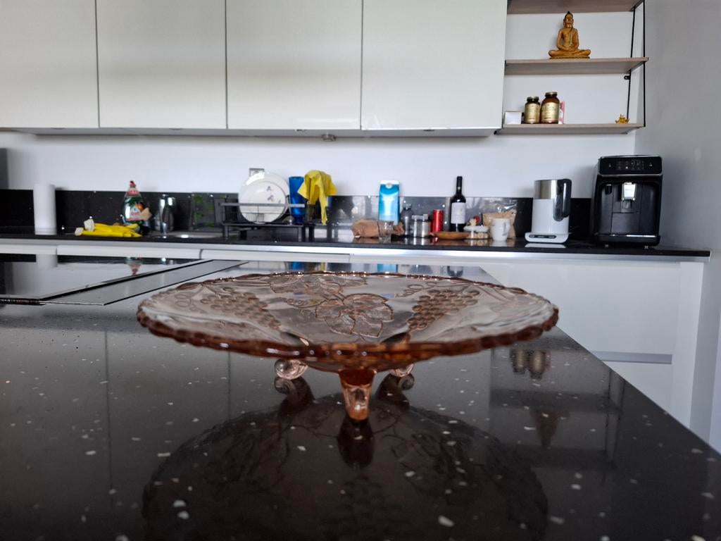 Vintage Roze Glazen Fruitschaal op Voetjes met Druivenmotief, Ophalen of Verzenden