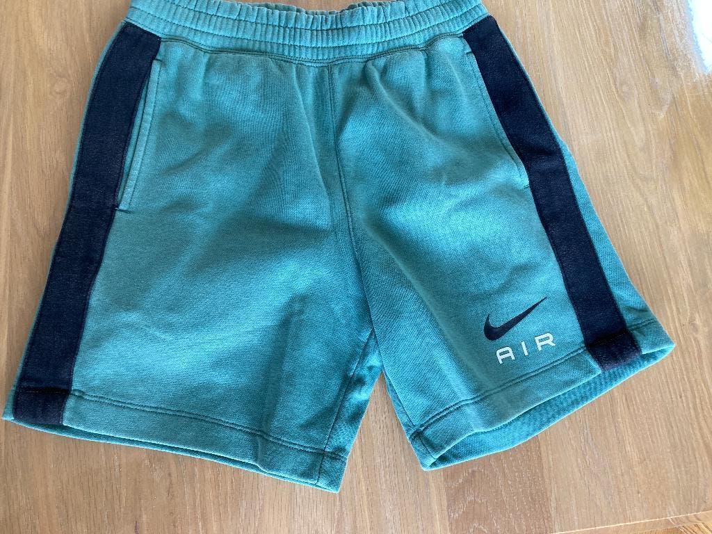 korte broek Nike maat 140, Broek, Ophalen of Verzenden, Zo goed als nieuw, Nike