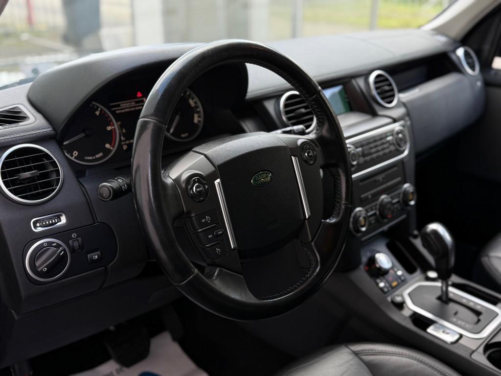 Land Rover Discovery 3.0 SDV6 SE - YOUNGTIMER - AUTOMAAT - V, Auto's, Automaat, Euro 5, Gebruikt, Zwart