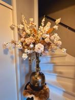 Ptmd vaas goud brons kleur met groot boeket zijde bloemen, Huis en Inrichting, Woonaccessoires | Kunstplanten en Kunstbloemen