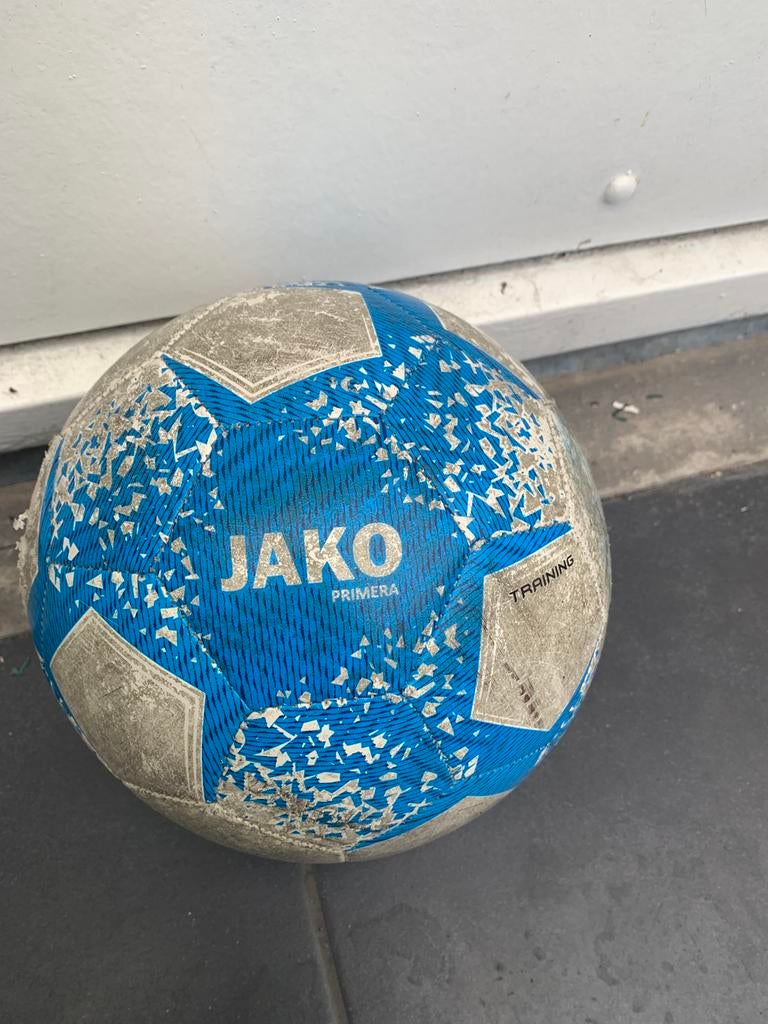 Jako bal maat 5 zo goed als nieuw, Sport en Fitness, Handbal, Ophalen of Verzenden, Zo goed als nieuw