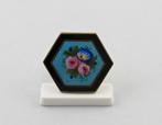 vintage zeshoekige pin broche emaille brons, bloemen, Overige materialen, Gebruikt, Overige kleuren, Verzenden