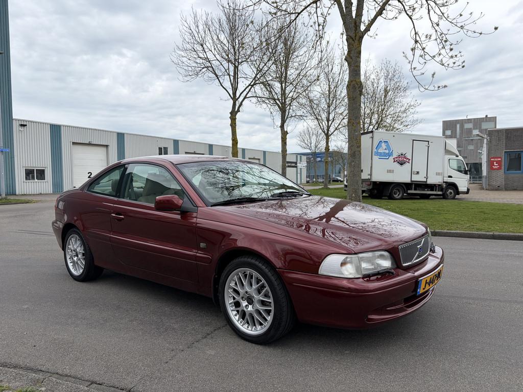 Volvo C70 Coupé 2.4i T Prestige Automaat 200 PK. Als nieuw, 4 stoelen, Leder, Bedrijf, 2435 cc