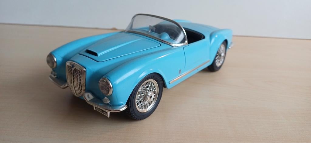 Burago B24 Spider 1955 Lancia Aurelia Schaal 1/18, Ophalen