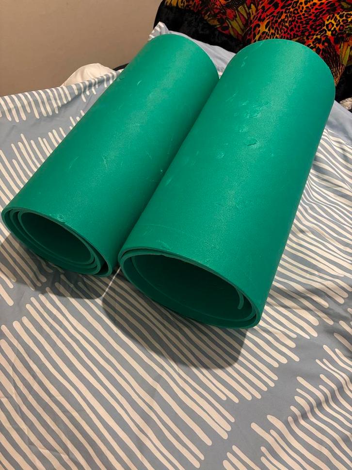 Twee groene yogamatjes, Sport en Fitness, Yoga en Pilates, Gebruikt, Yogamat, Ophalen