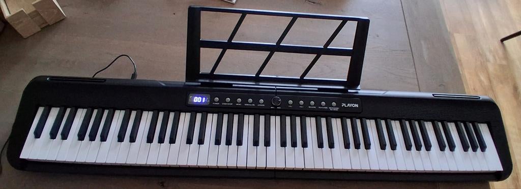 Zo goed als nieuw keyboard met microfoon en stickers, 88 toetsen, Midi-aansluiting, Zo goed als nieuw, Ophalen