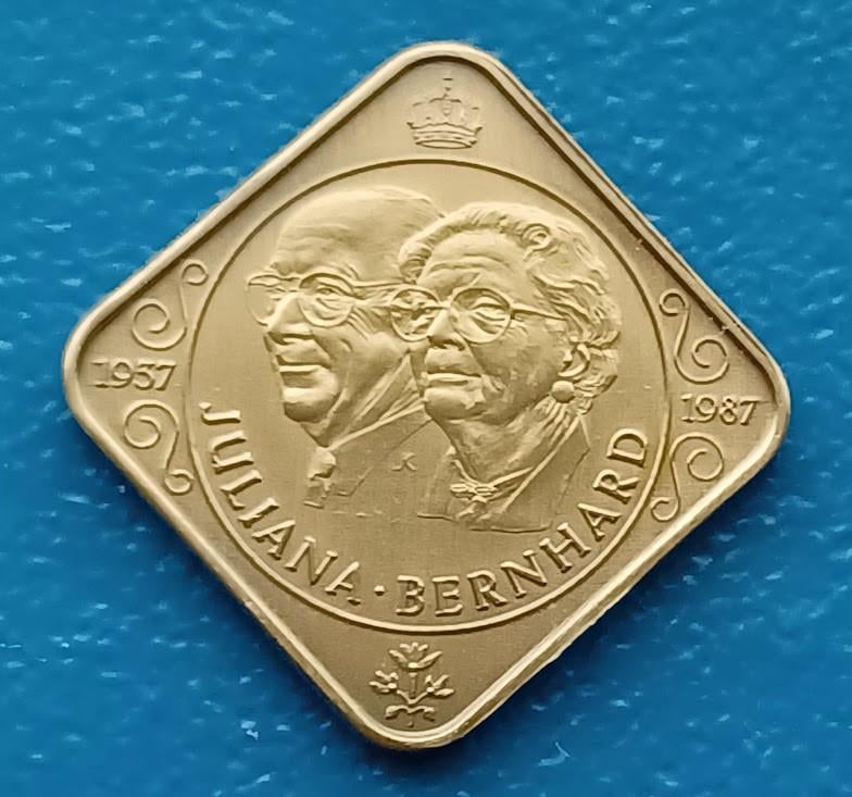 Penning "50 jarig huwelijk Juliana Bernhard" - 1987, Postzegels en Munten, Verzenden, Brons, Nederland
