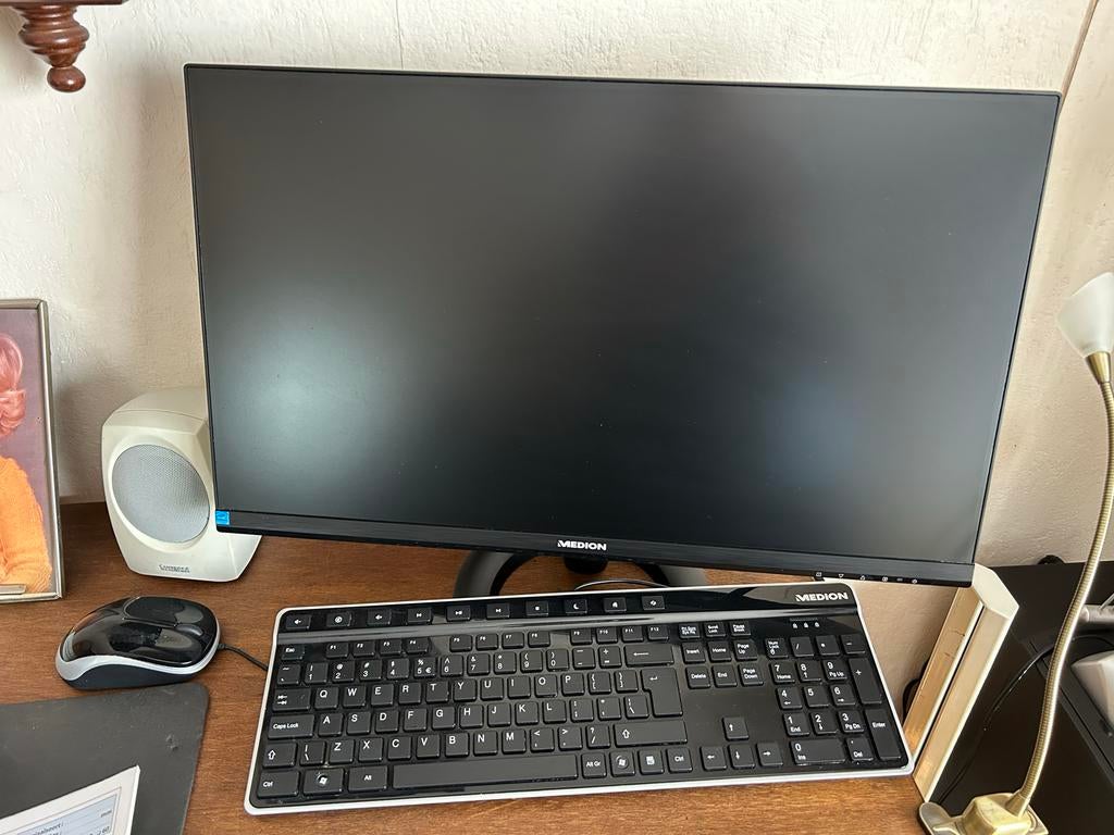 Medion Desktop PC met Monitor, Toetsenbord en Muis, Ophalen, Gebruikt, HDD, Minder dan 4 GB