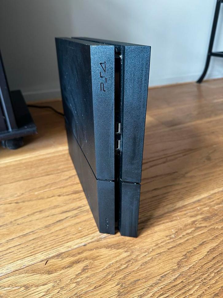 Playstation 4 met controller en optioneel 3 spellen, Spelcomputers en Games, Spelcomputers | Sony PlayStation 4, Gebruikt, Original