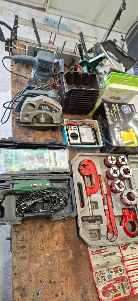 Zaag/ schuurmachine/ sorteer bakjes/perslucht gereedschap, Ophalen, Gebruikt