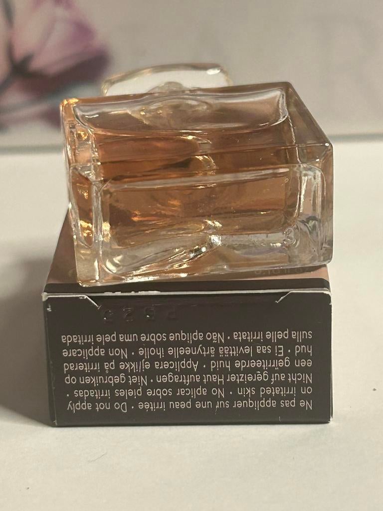 Yves Rocher - quelques notes d’amour miniature 5ml edp, Verzamelen, Parfumverzamelingen, Ophalen of Verzenden, Nieuw, Miniatuur