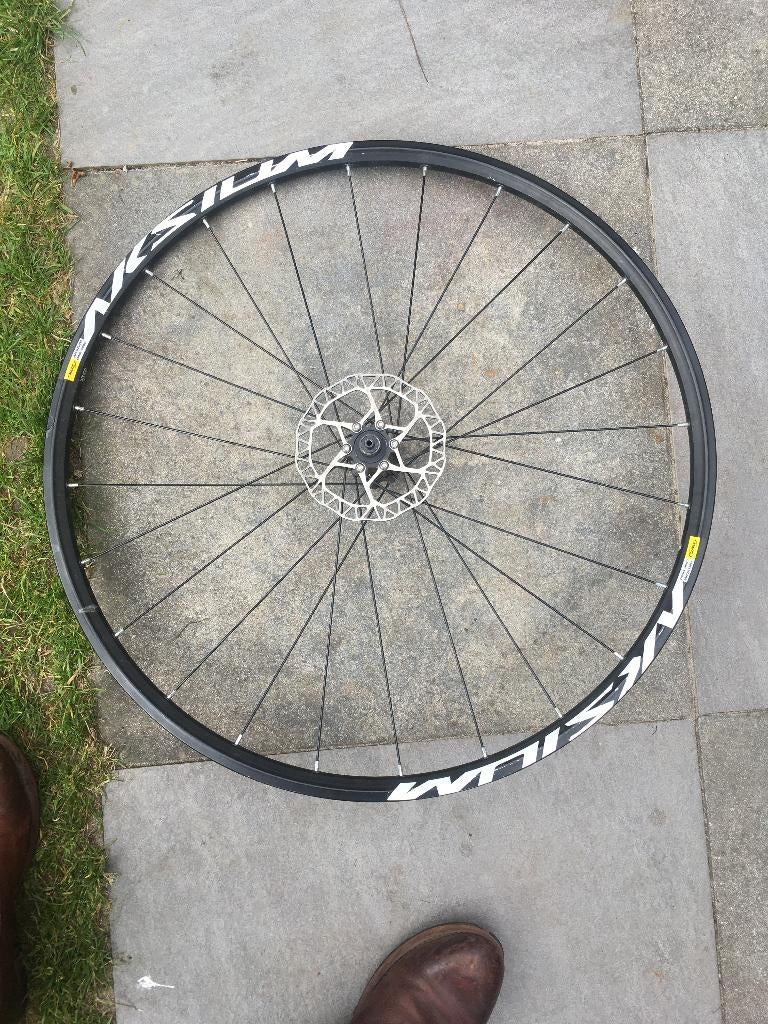Mavic Aksium Disc voorwiel QR, Wiel, Racefiets, Ophalen of Verzenden, Zo goed als nieuw