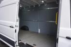 Volkswagen Crafter 35 2.0 TDI L4H3 140pk Apple Carplay Camer, Auto's, Bestelauto's, Voorwielaandrijving, Gebruikt, 4 cilinders