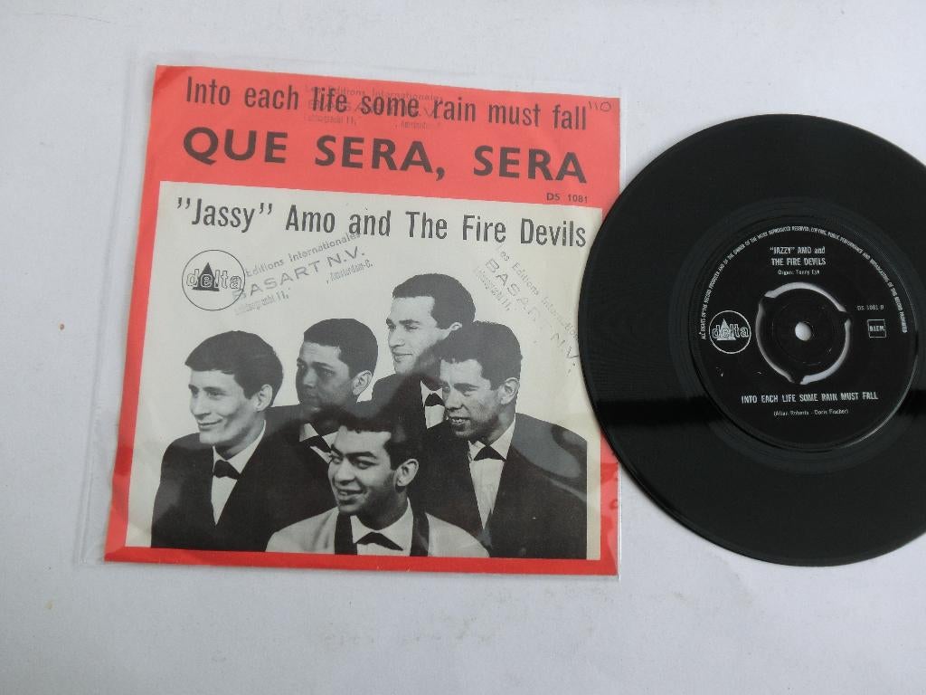 Jassy Amo and the fire devils Que sera sera, 7 inch, Single, Ophalen of Verzenden, Zo goed als nieuw