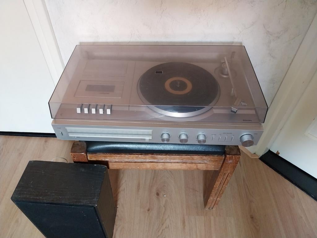 Te koop retro platenspeler/ radio en cassetterecorder  met 1, Ophalen, Overige merken