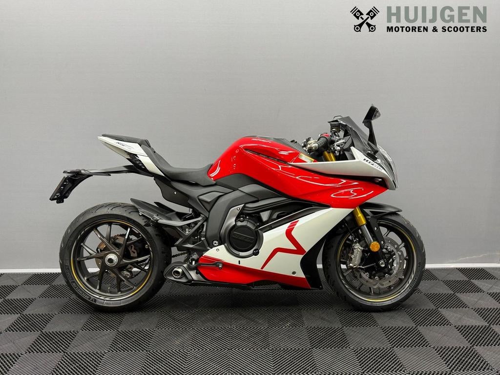 Nieuwe Mash K 750 (a2 mogelijk) Brembo  (bj 2026), Motoren, Motoren | Mash, 2 cilinders, MASH, Bedrijf, Onbekend