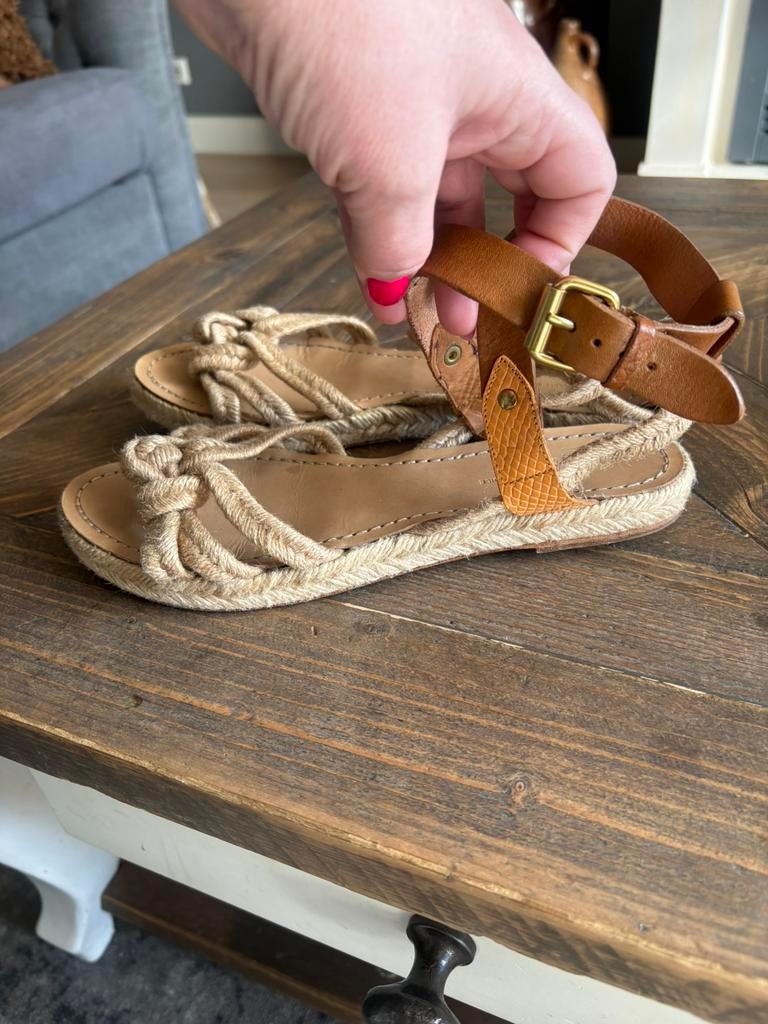 Isabel marant prachtige zgan sandalen maat 39, Bruin, Zo goed als nieuw, Sandalen of Muiltjes, Ophalen of Verzenden