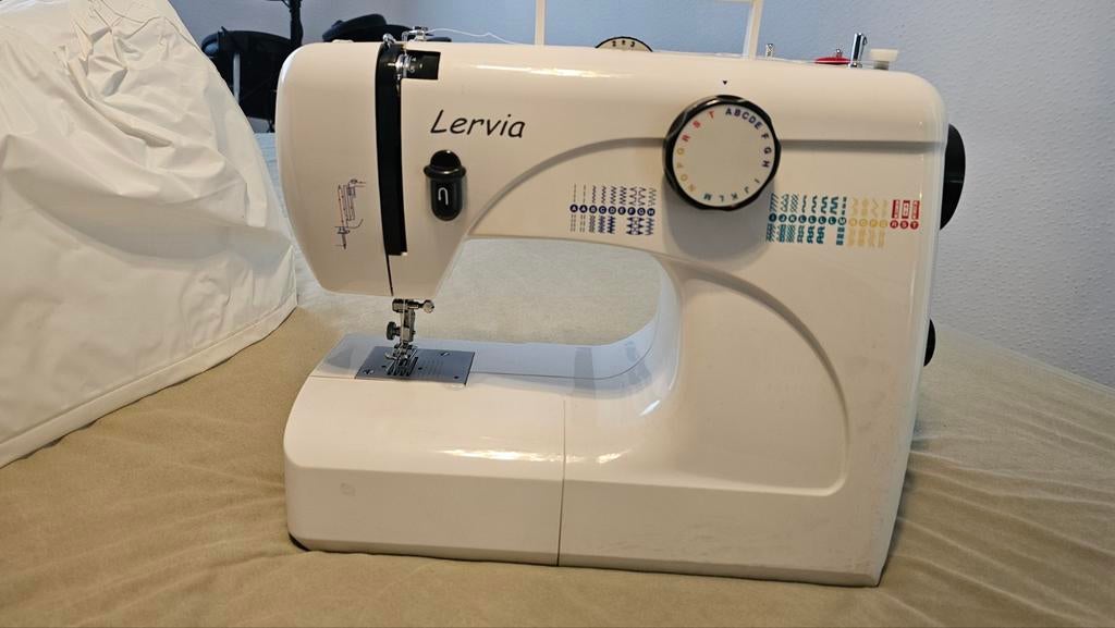 Lervia Naaimachine - Zo goed als nieuw, Ophalen, Zo goed als nieuw, Naaimachine, Overige merken
