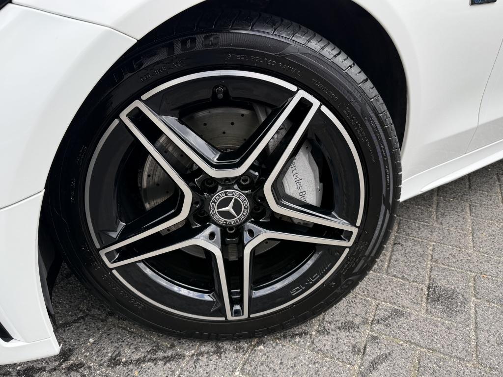 Mercedes-Benz C-Klasse 300e Amg Hybride panorama Full option, Automaat, Adaptive Cruise Control, Wit, Bedrijf