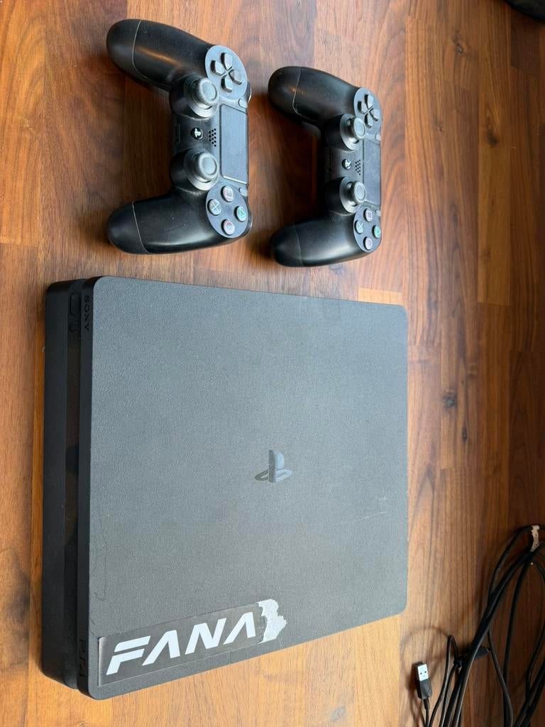 Playstation 4 slim met 2 controllers, Met games, Met 2 controllers, Ophalen of Verzenden, Zo goed als nieuw