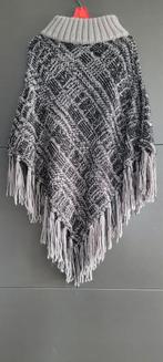 Stijlvolle Zwart-Witte Poncho met Franjes, Onbekend, Ophalen of Verzenden, Zo goed als nieuw