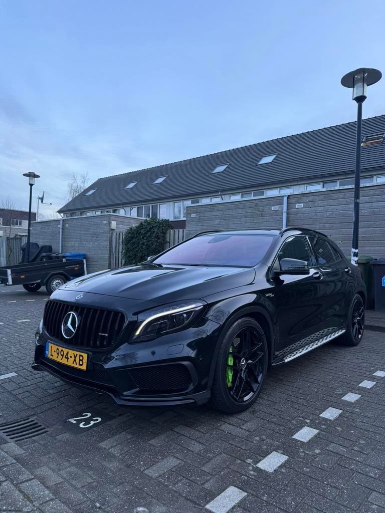 Mercedes-Benz GLA 45 AMG 4MATIC, 4 cilinders, 1485 kg, Particulier, Dealer onderhouden
