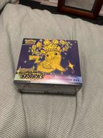 Surging Sparks pokemon center Elite trainer Box (ETB), Hobby en Vrije tijd, Verzamelkaartspellen | Pokémon, Ophalen of Verzenden