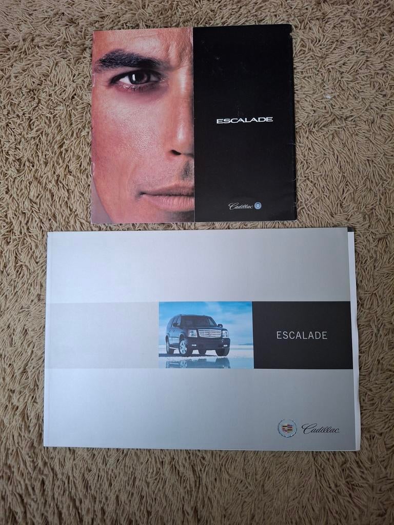 2x autofolder Cadillac Escalade, Verzenden, Zo goed als nieuw, Overige merken