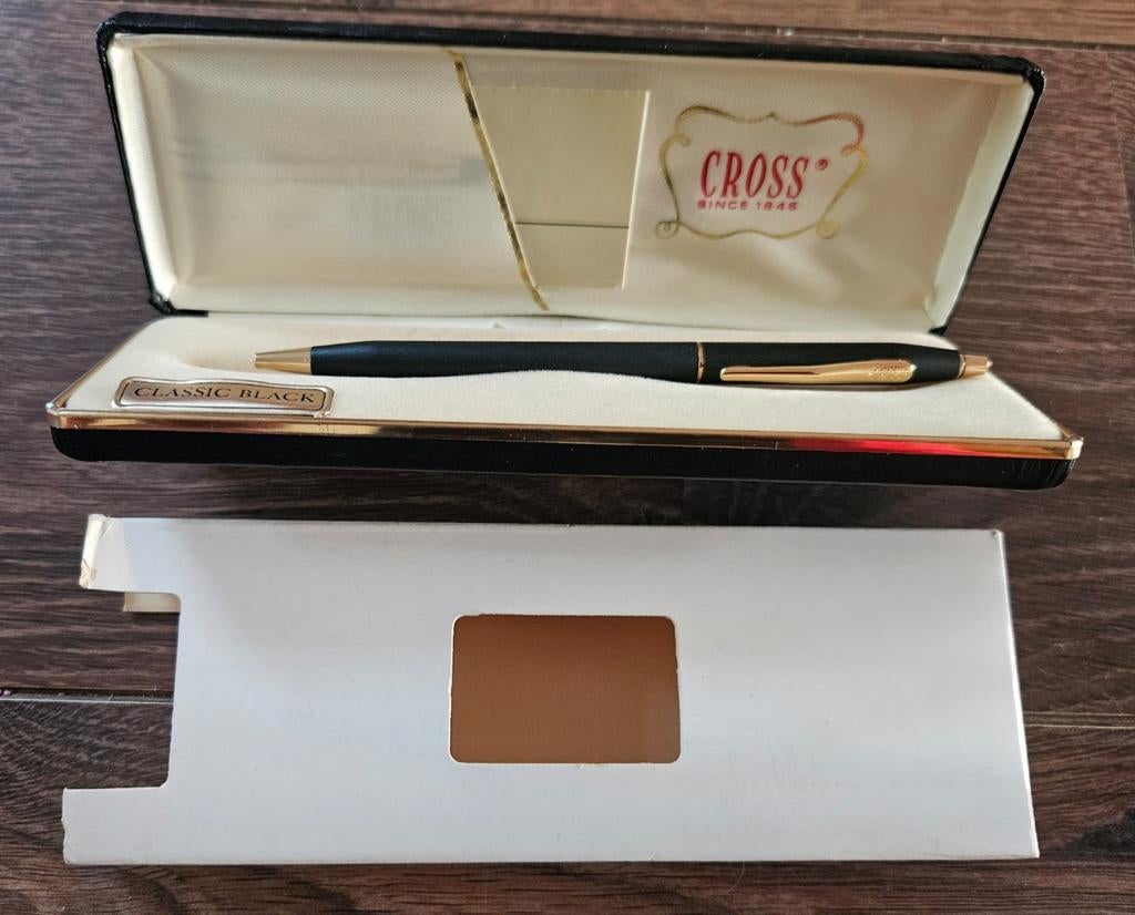 Cross Classic Black Balpen met goudkleurige accenten, Verzamelen, Pennenverzamelingen, Ophalen, -, Balpen, Cross