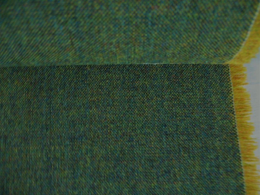 Kvadrat Remix 3 842; groen/okergeel/blauw restant meubelstof, Hobby en Vrije tijd, Stoffen en Lappen, Wol, 120 cm of meer, Nieuw