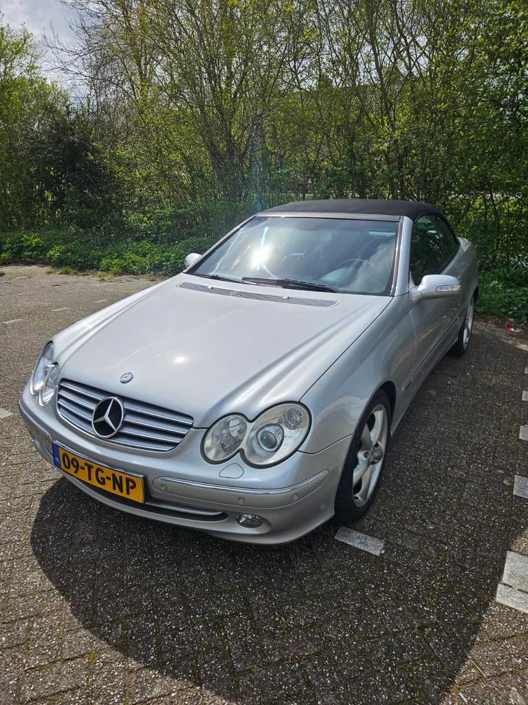 Mercedes-Benz CLK240 Cabriolet AUT 2004 Grijs, Auto's, Mercedes-Benz, Automaat, Achterwielaandrijving, 2597 cc, Cabriolet
