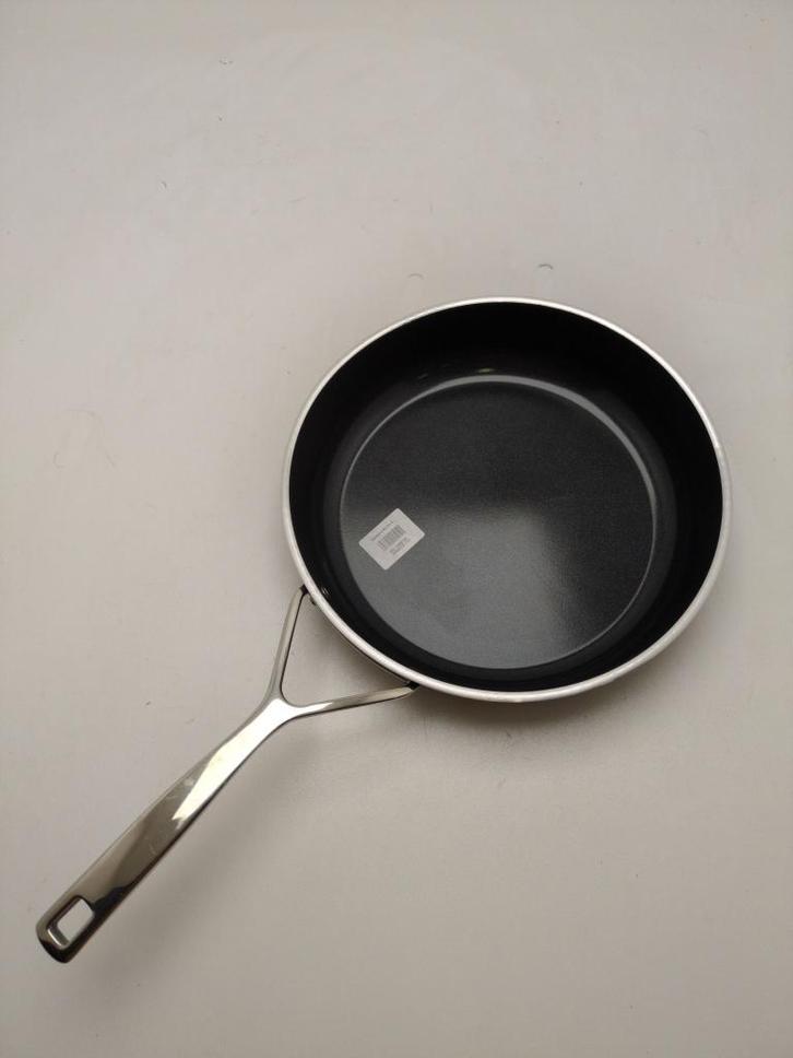 Demeyere Alu Pro 5 Ceraforce bakpan 28 cm, lichte schade, Huis en Inrichting, Keuken | Potten en Pannen, Nieuw, Koekenpan of Braadpan