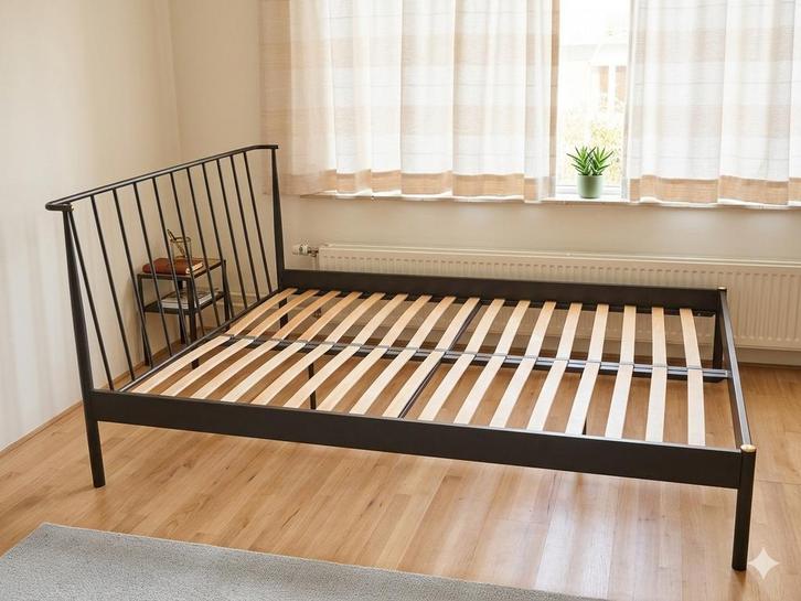 Ikea bedframe met lattenbodem, 140x210 - Gratis af te halen, Huis en Inrichting, Slaapkamer | Bedden, Gebruikt, Tweepersoons, 140 cm