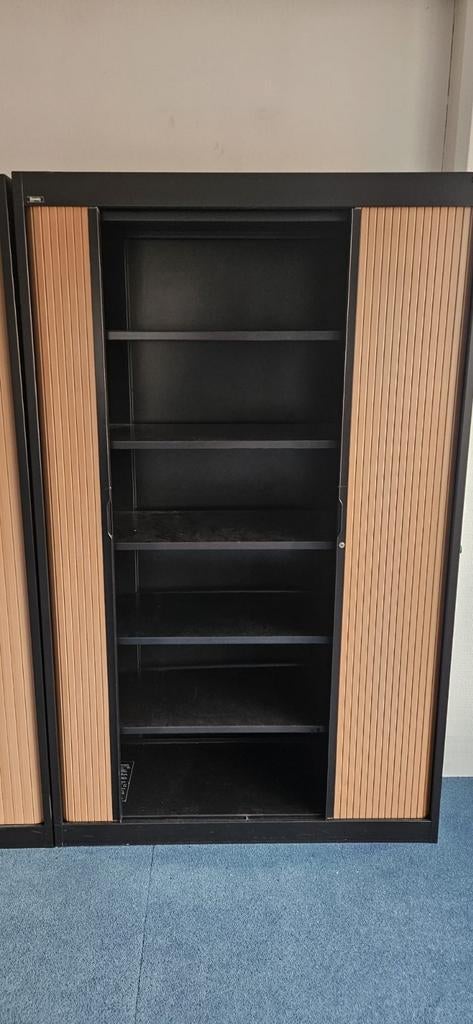 Mooie en stevige archiefkasten met roldeuren, Ophalen