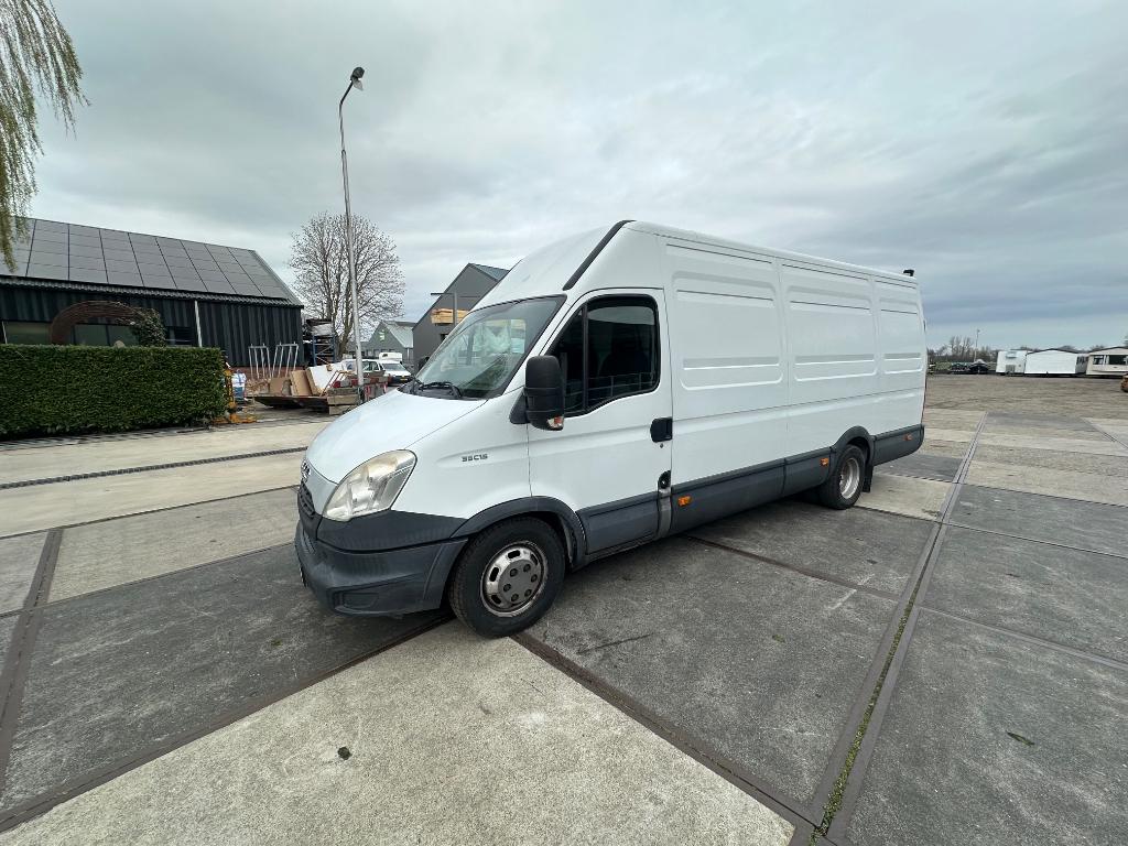 Iveco Daily 2013 Handelsbenaming 35C15, 4 cilinders, Iveco, Wit, 11 km/l